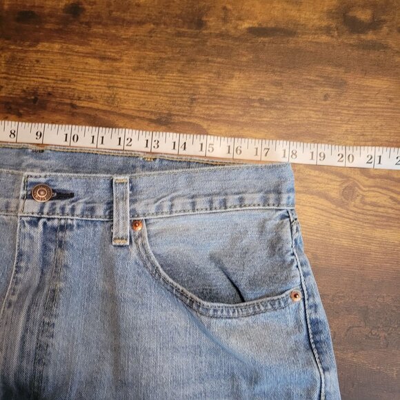 Levi's Jeans Mens 38x32 Measures 36x30 Straight Leg 505 Medium Light Wash - Picture 7 of 11